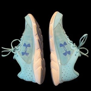 Under Armour Tennis Shoes Women’s size 8
